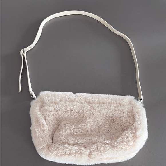 MOVING SALE - NWOT Barts Cream Faux Fur Crossbody Bag - Picture 5 of 5